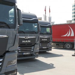 TRAKMAN’DAN YILIN EN BÜYÜK TESLİMATI: ALP LOJİSTİK FİLOSUNA 50 ADET MAN TGX ÇEKİCİ KATTI