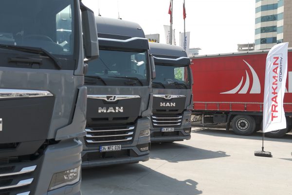 TRAKMAN’DAN YILIN EN BÜYÜK TESLİMATI: ALP LOJİSTİK FİLOSUNA 50 ADET MAN TGX ÇEKİCİ KATTI
