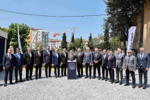FORD OTOSAN’DAN VEHBİ KOÇ VAKFI İŞ BİRLİĞİ İLE KOCAELİ’YE YENİ BİR EĞİTİM YATIRIMI: 35 DERSLİKLİ İLKOKULUN TEMELİ ATILDI