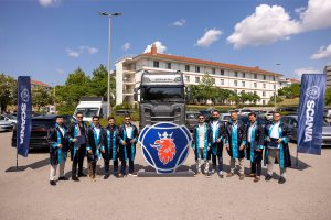 SCANİA, GELECEĞİN YÖNETİCİLERİNE  DESTEK VERİYOR