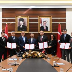 FORD OTOSAN'DAN VEHBİ KOÇ VAKFI İŞ BİRLİĞİYLE  BAŞİSKELE'YE EĞİTİM YATIRIMI